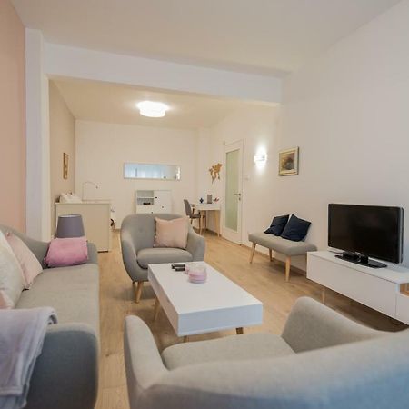 Chic And Spacious Apartment In Central Sofia - Patriarh Evtimiy By Flat Mаnager Экстерьер фото